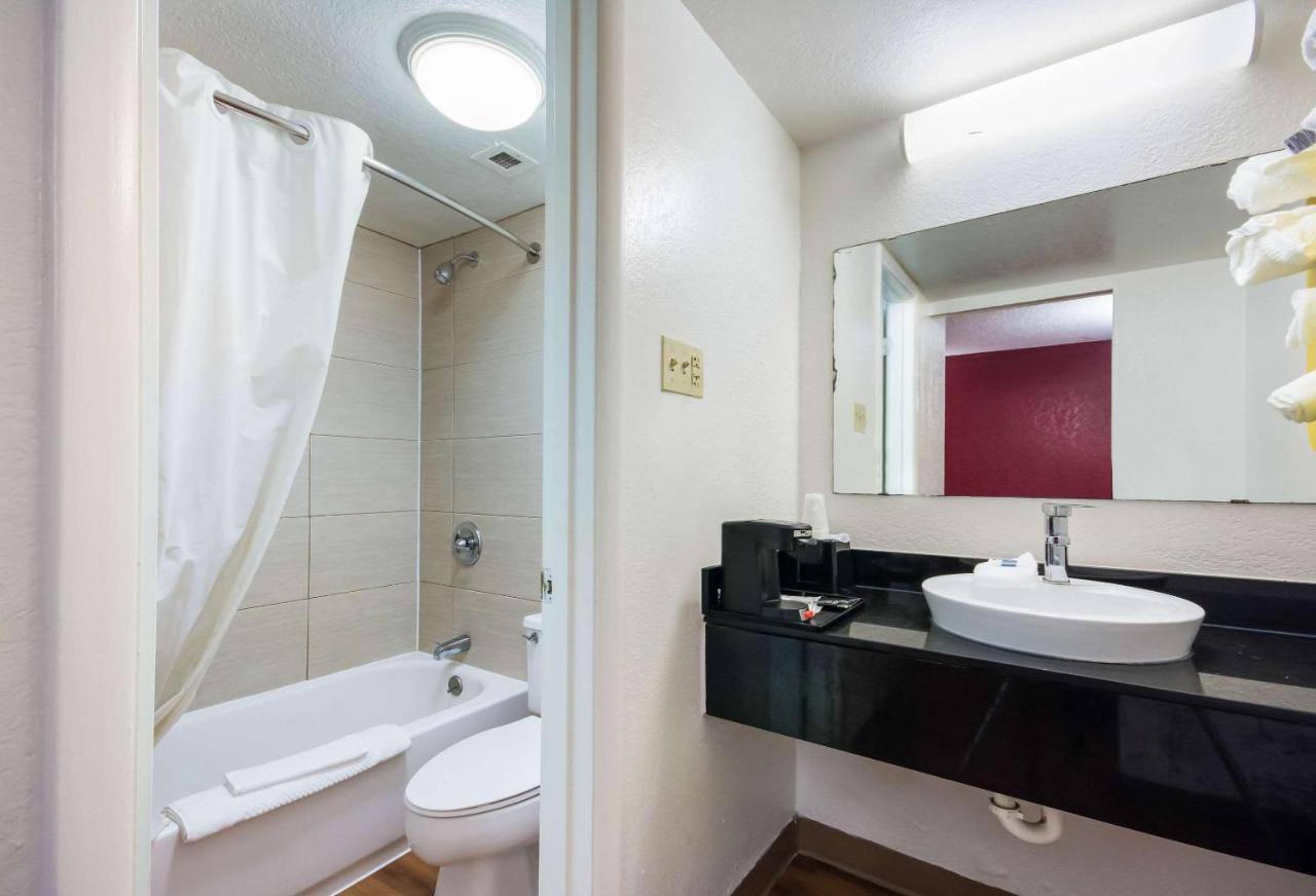 Econo Lodge Del City Экстерьер фото
