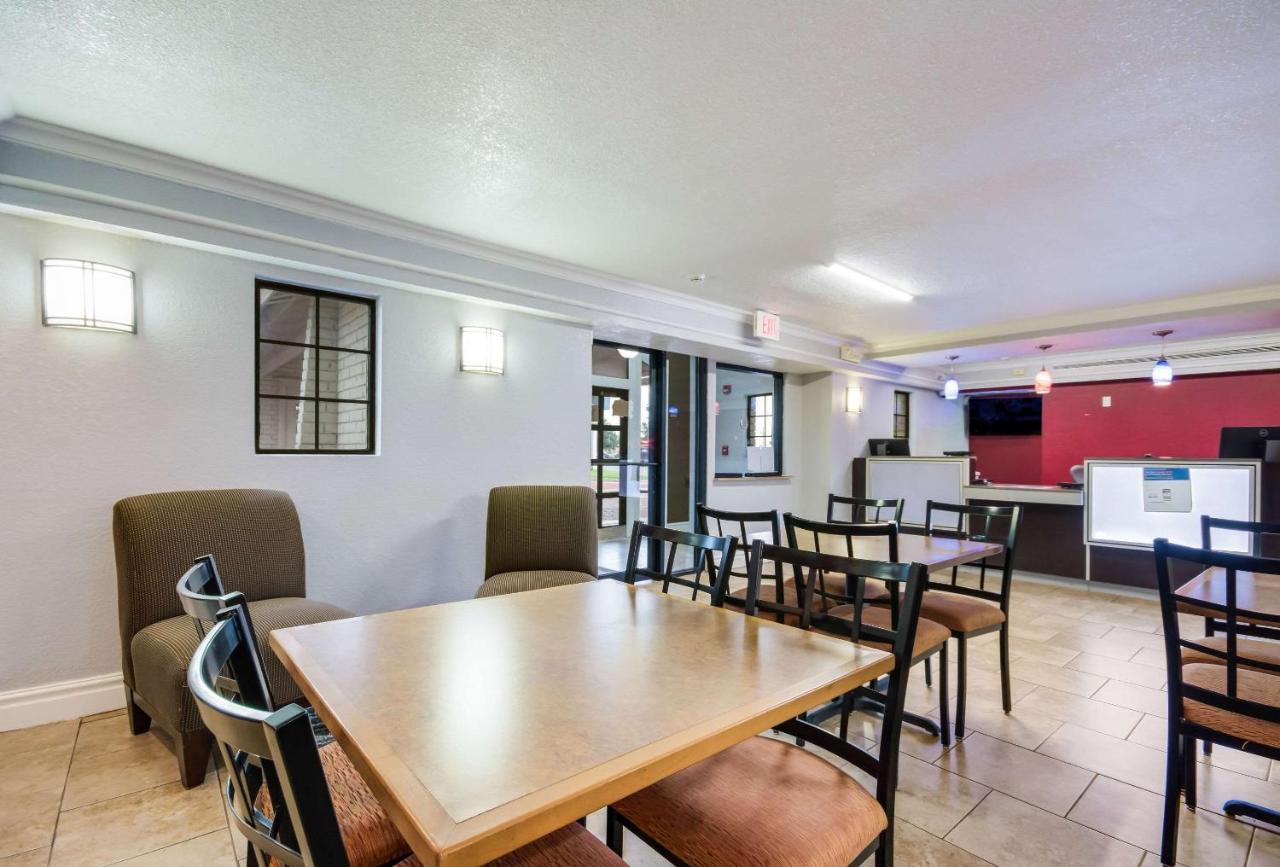Econo Lodge Del City Экстерьер фото