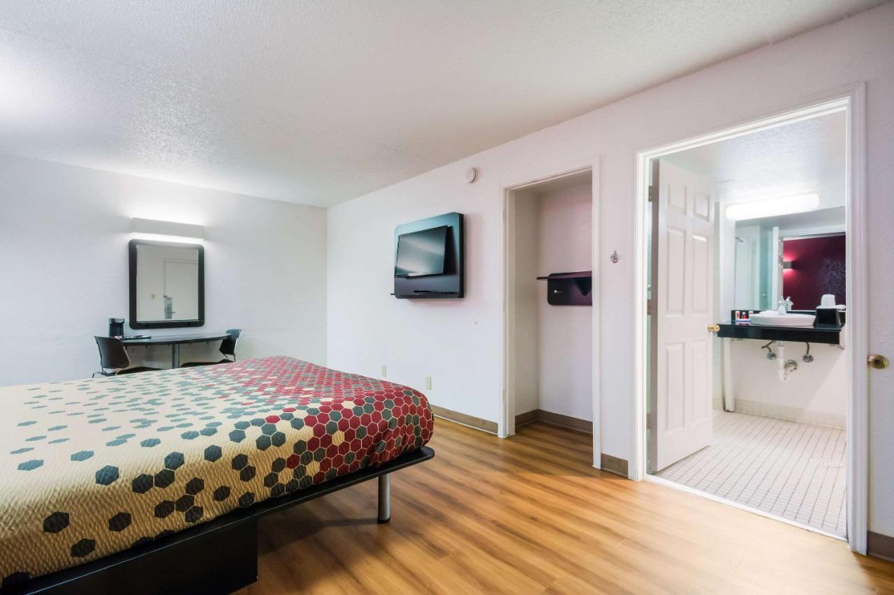 Econo Lodge Del City Экстерьер фото