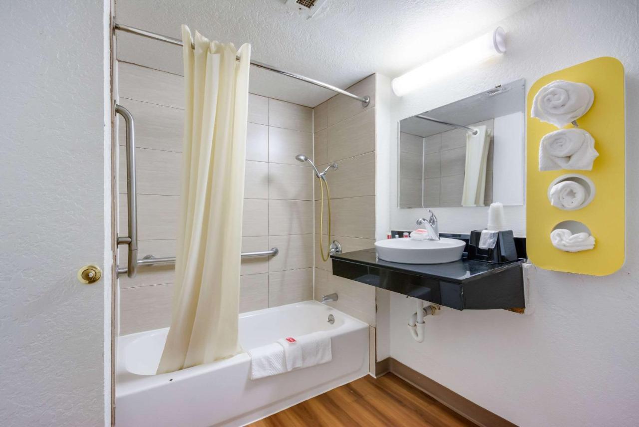 Econo Lodge Del City Экстерьер фото