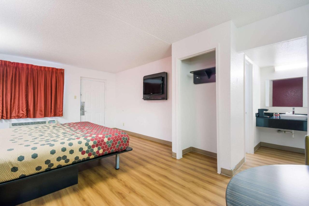 Econo Lodge Del City Экстерьер фото