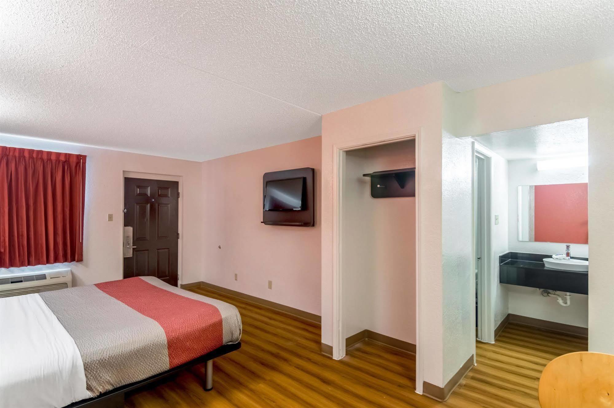 Econo Lodge Del City Экстерьер фото