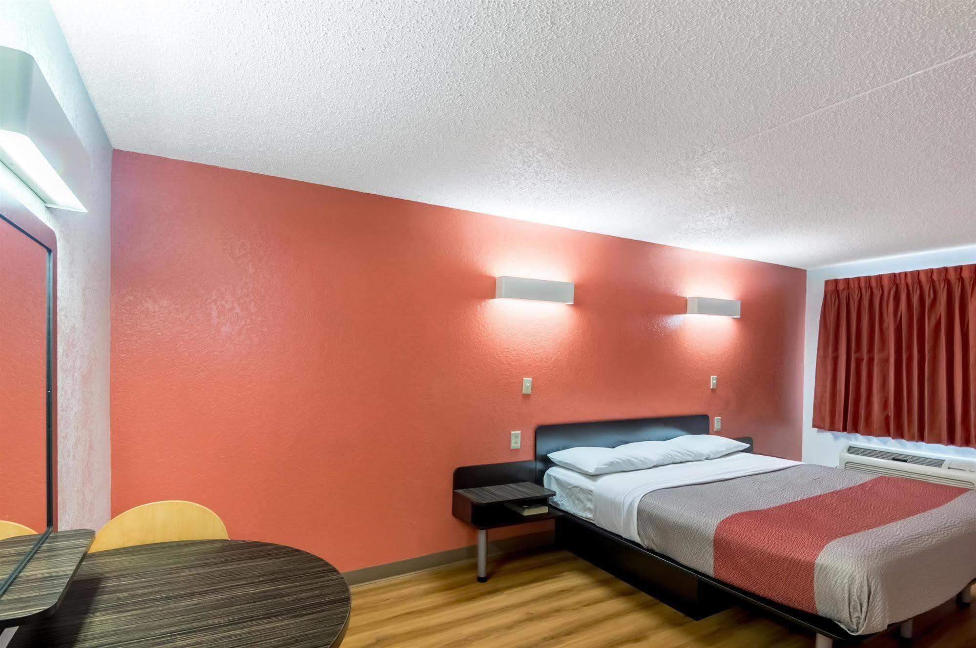 Econo Lodge Del City Экстерьер фото