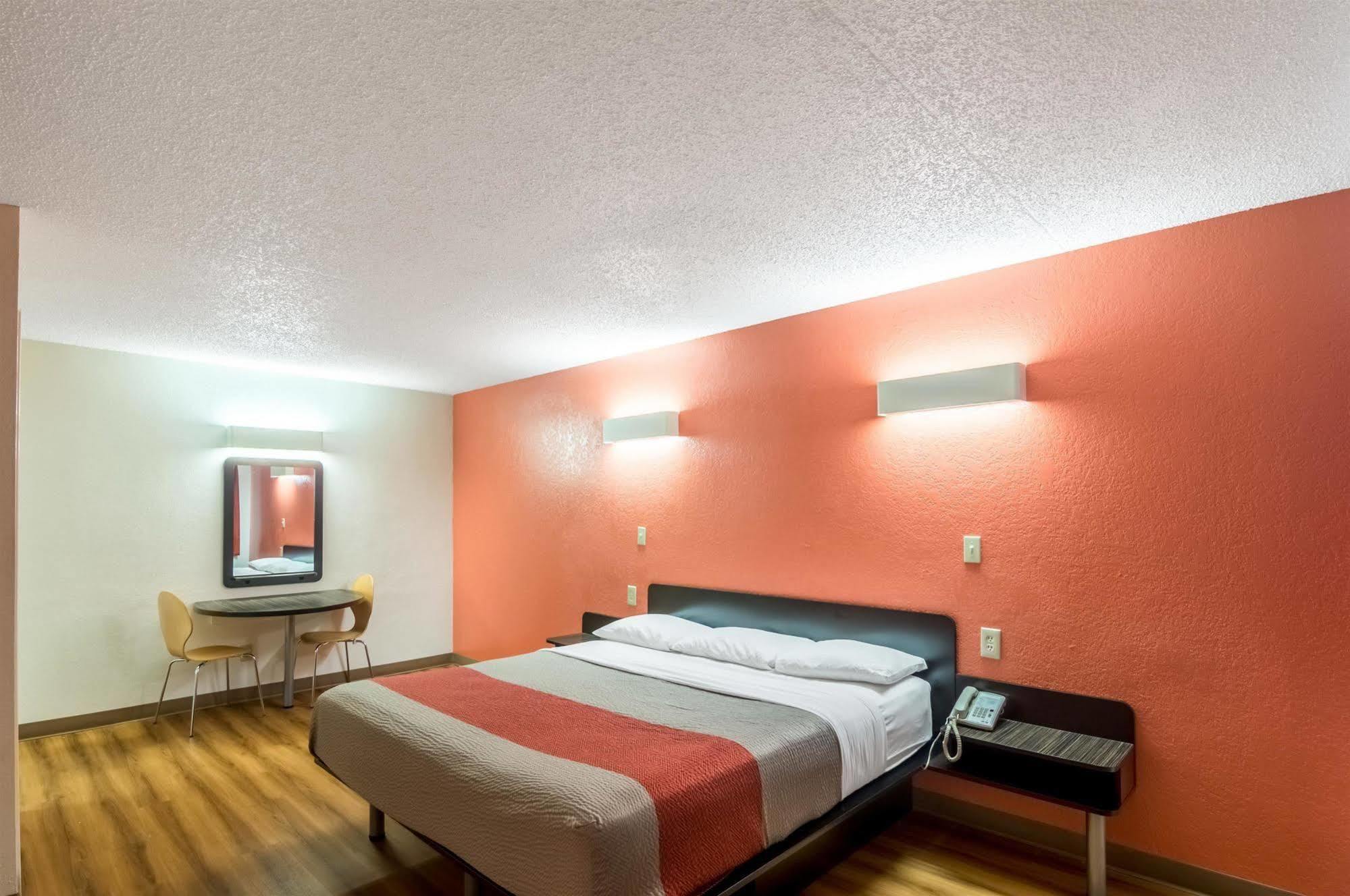 Econo Lodge Del City Экстерьер фото